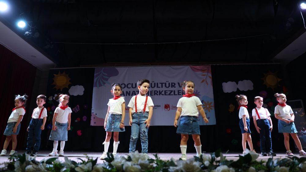  Yunusemreli miniklerden unutulmaz yıl sonu gösterisi