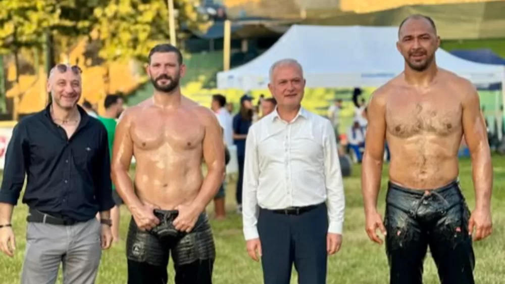 2025 Kocaeli  41. Karamürsel Altınkemer Yağlı pehlivan Güreşleri'nin Başpehlivanı  kim Oldu