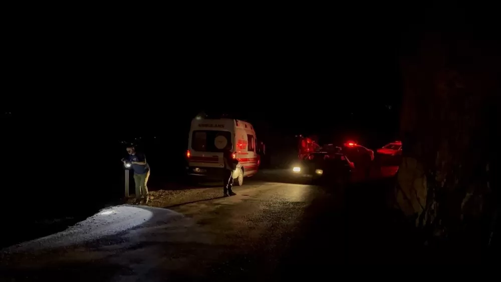 Adana Kozan Yolunda araç uçuruma yuvarlandı sağ çıkan olmadı 5 ölü