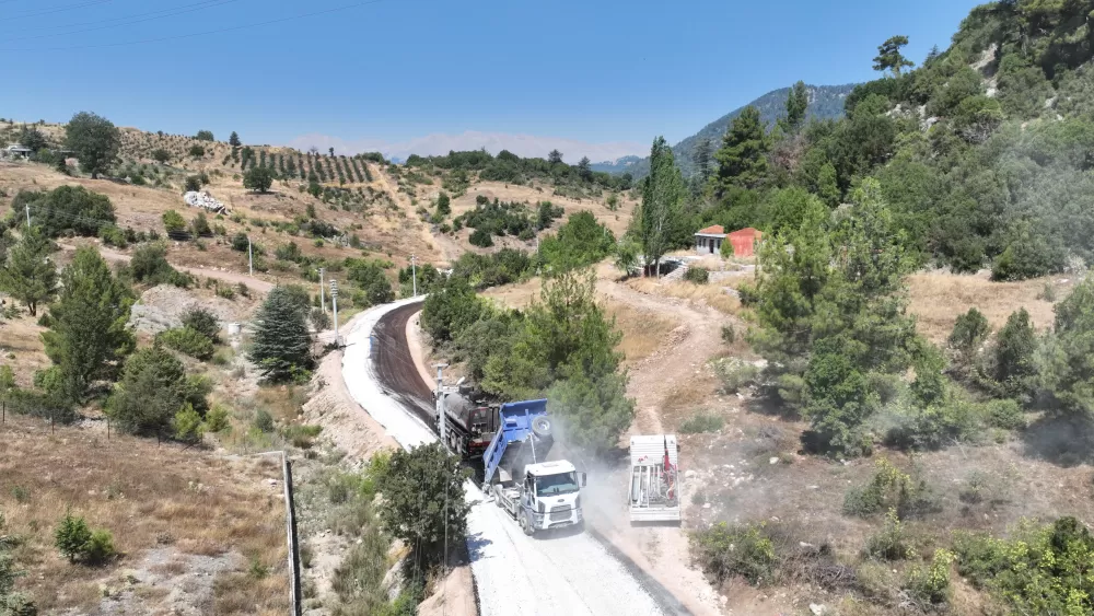 Antalya Büyükşehir’den Kemer Ovacık’a ulaşımı kolaylaştıran yol yatırımı