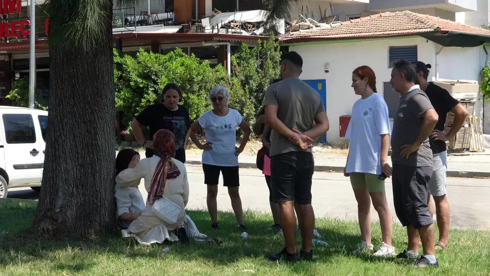 Kamyonet ile otomobil kavşakta çarpıştı 1 yaralı