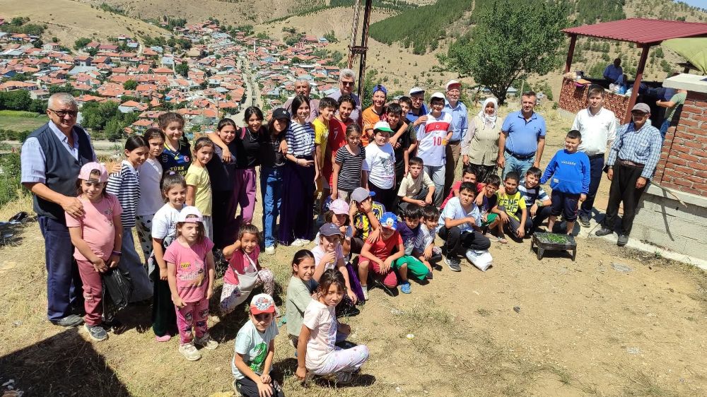 Afyonkarahisar'da yaz Kuran Kursu öğrencileri için piknik