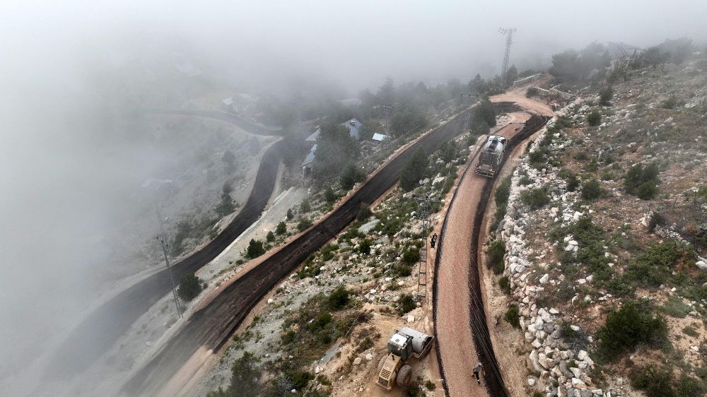 Akdağ eteklerindeki Çeltek Yaylası yolu asfalta kavuşuyor