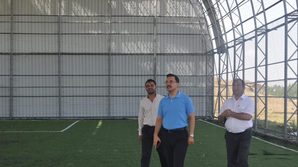 Akyaka Kapalı Halı Sahasında yenilenme çalışmaları başladı