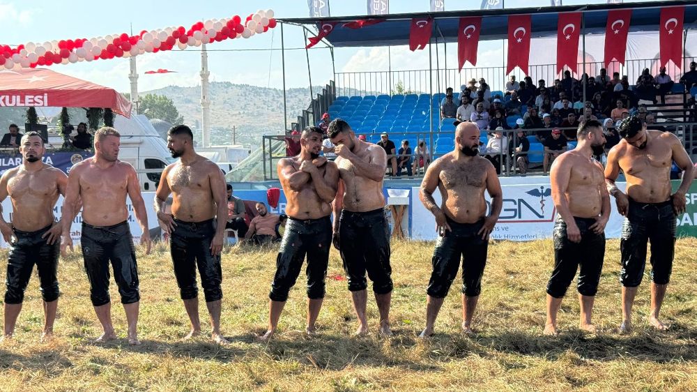 Alanya  19. Gökbel Yağlı Pehlivan  Güreşleri’nde Yarı Finalistler Belli Oldu Başpehlivan kim olur