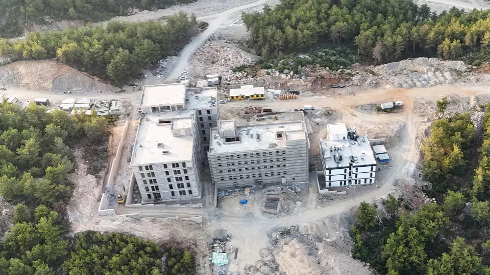 ALKÜ'de modern laboratuvar ve dersliklerle yeni sağlık merkezi kuruluyor