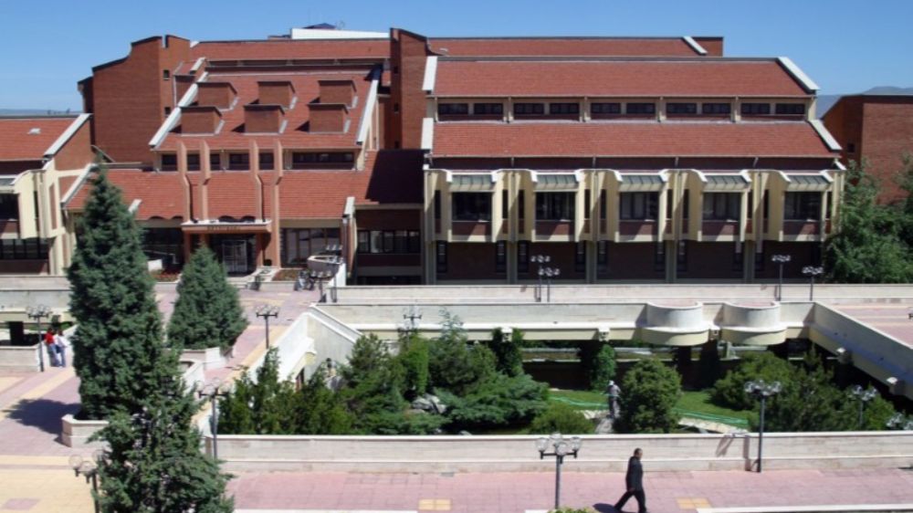 Anadolu Üniversitesi Kütüphanesi bilgiye açılan kapı olmayı sürdürüyor