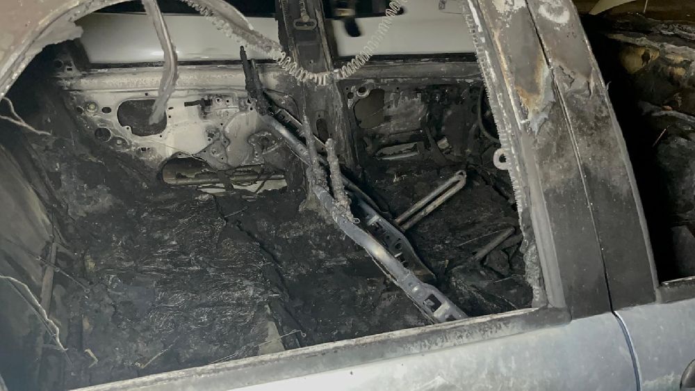 Antalya Alanya Park halindeki araç alev aldı ilk müdahale mahalle halkından