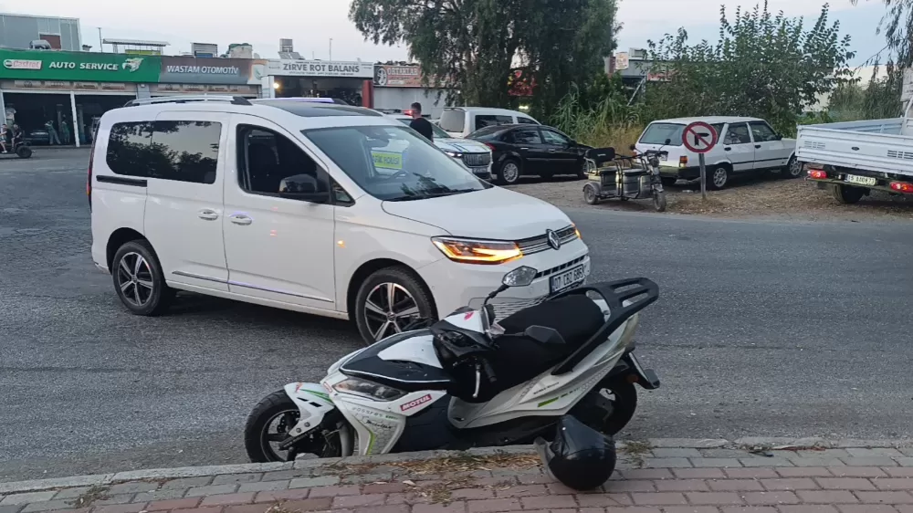 Antalya'da alkollü motosiklet sürücüsü kazaya karıştı Hastaneye gitmeyi reddetti