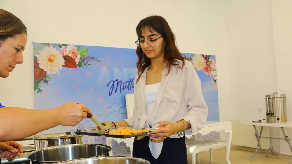 Antalya'da Büyükşehir yurtlarına online başvurular başladı