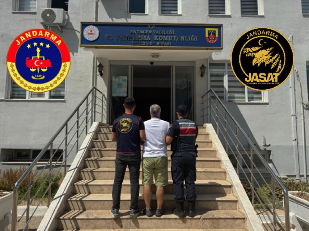 Antalya’da JASAT ekipleri 72 saatte 236 aranan şahsı yakaladı