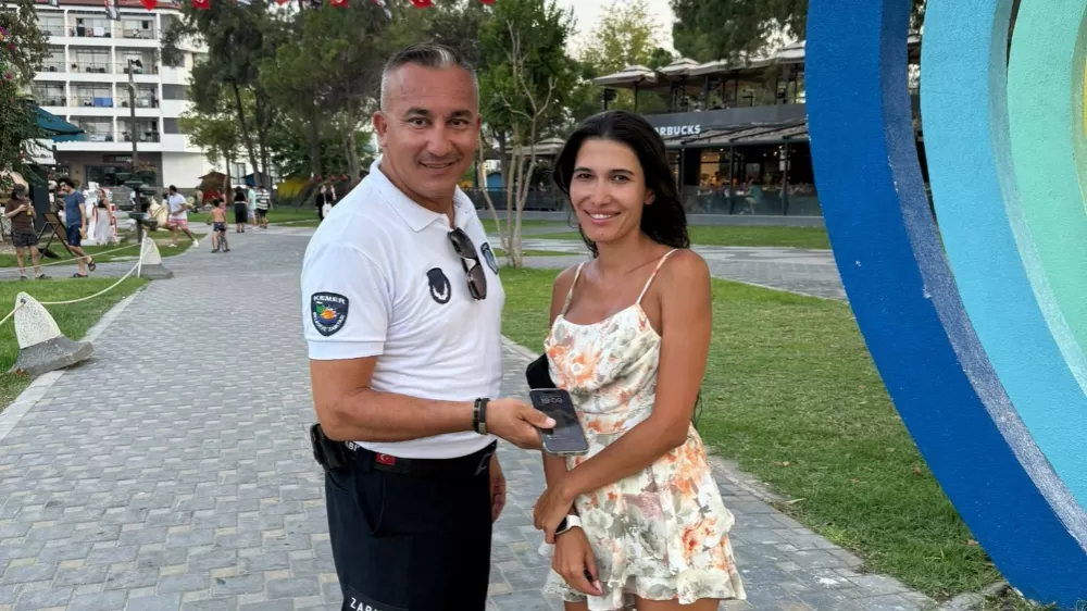 Antalya'da kaybolan telefon sahibine teslim edildi