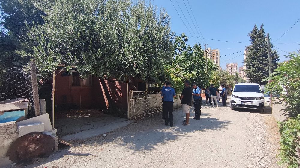 Antalya'da mesai arkadaşlarının bir süredir ulaşamadığı otel çalışanı, evinde ölü bulundu.