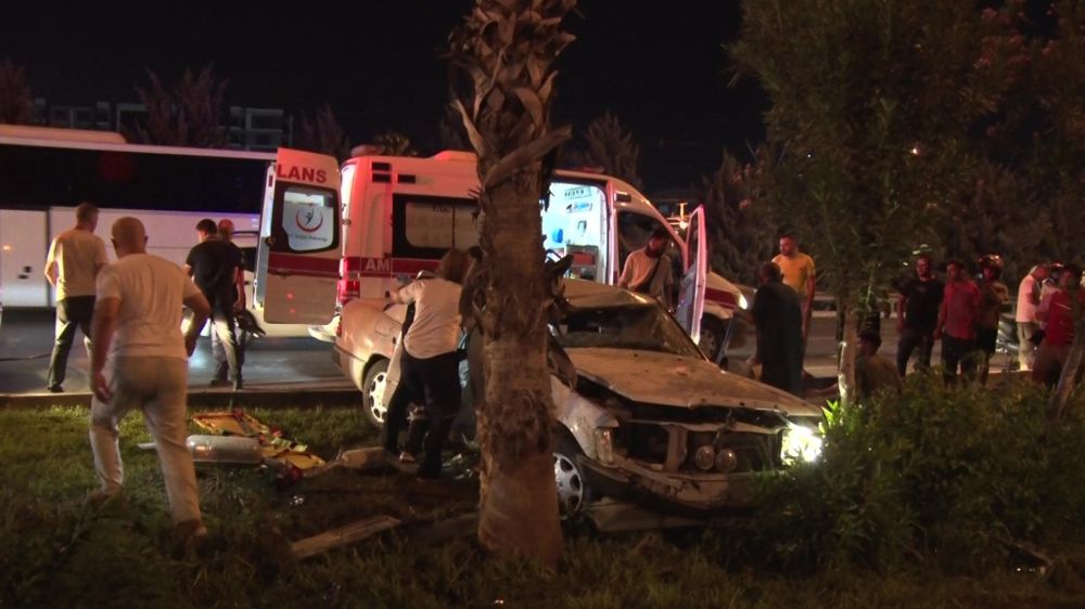 Antalya'da meydana gelen kazada ,Araç içinde sıkışan kızı ve oğlunu görünce çırpınışlarıyla gündem olmuştu, o anları anlattı