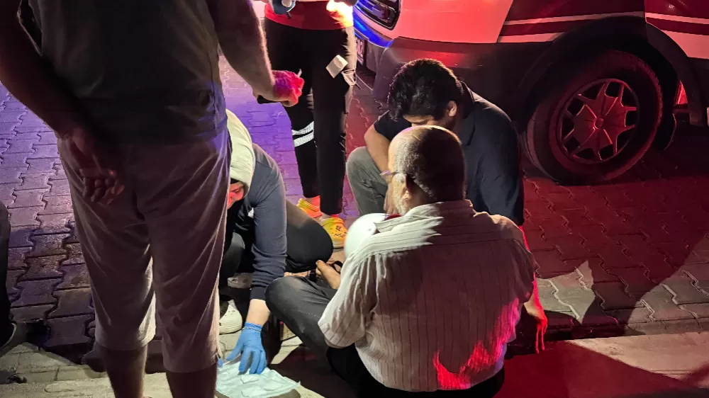 Antalya'da otomobil ile motosiklet çarpıştı 