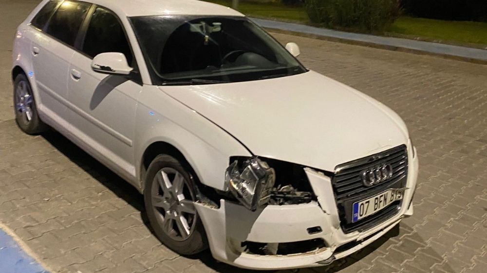 Antalya'da otomobille motosiklet çarpıştı