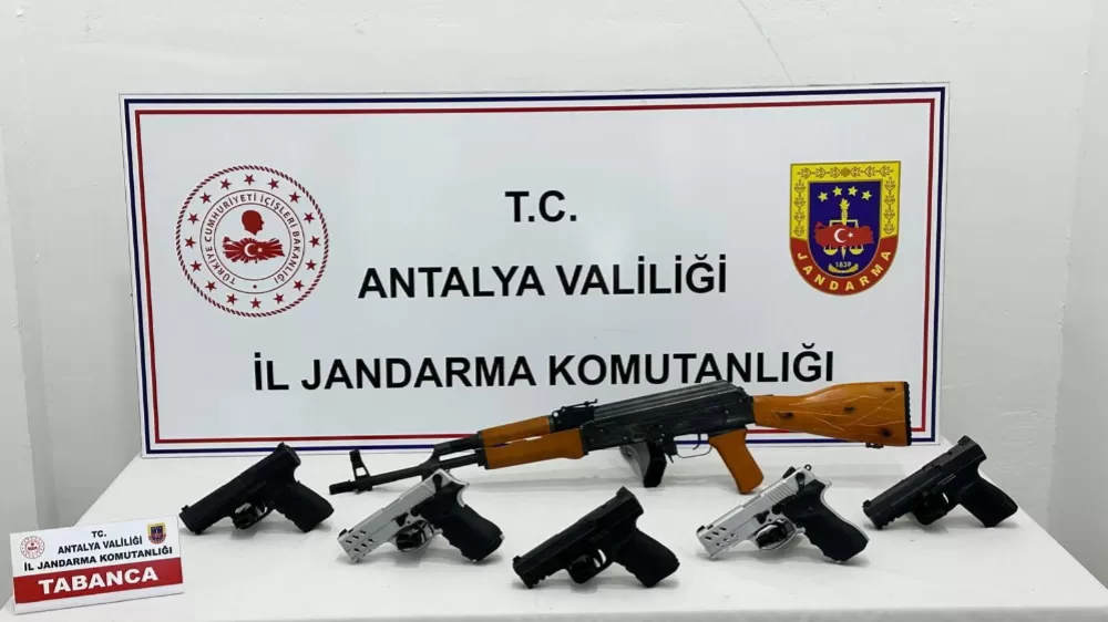 Antalya'da ruhsatsız silah operasyonu