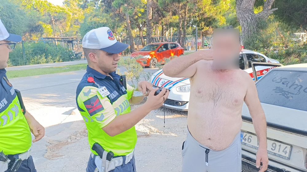Antalya'da suyu içti, alkolü saklayamadı 91 Promille yakalandı