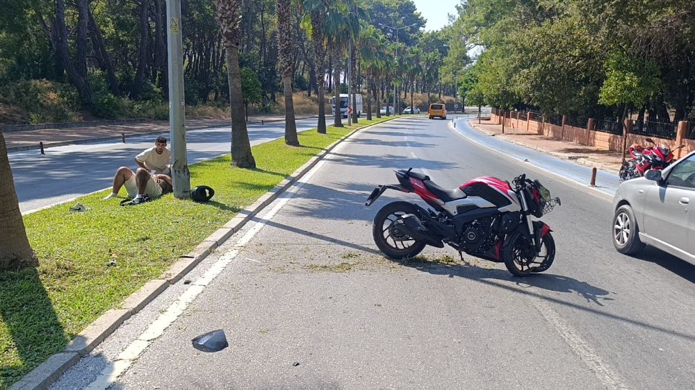 Antalya'da trafik kazası sürücü yaralandı