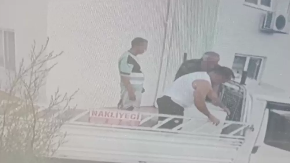 Antalya’da uzaklaştırma kararına rağmen eşi evde yokken tüm eşyaları götürdü