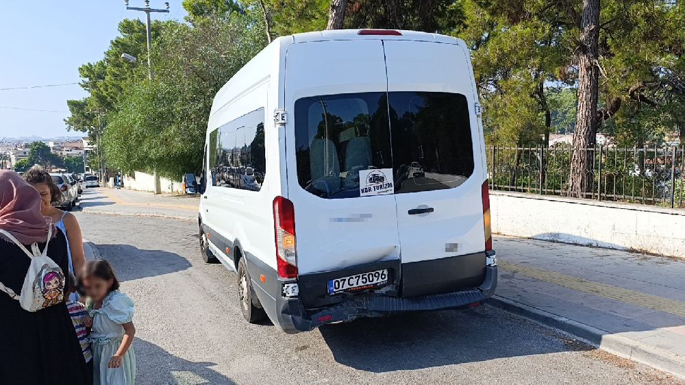 Antalya'da zincirleme kaza 2 yaralı