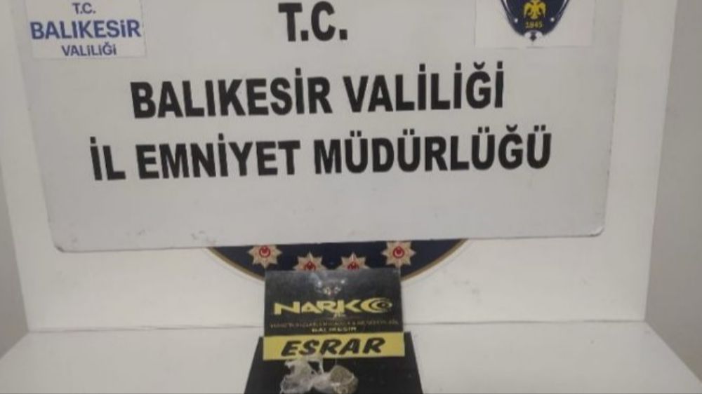 Balıkesir'de uyuşturucu taciri 3 şahıs tutuklandı