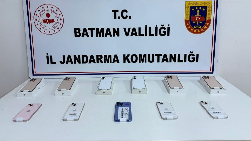 Batman'da takibe alınan şahsın üzerinde bir milyon değerinde kaçak cep telefonu ele geçirildi
