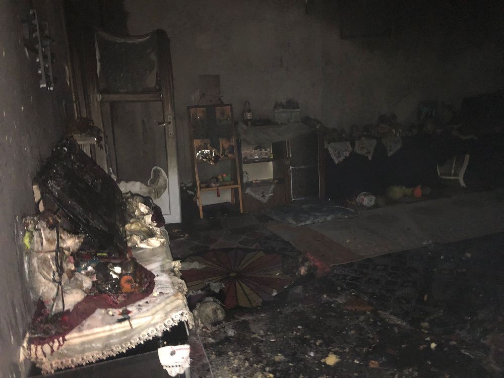 Bucak’ta akşam saatlerinde sirenler korkuttu! Ev kullanılamaz hale geldi