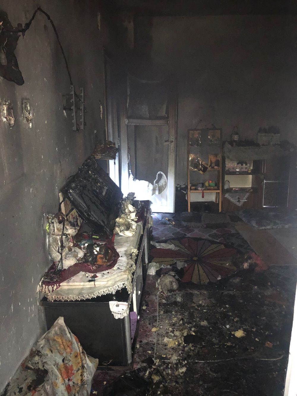 Bucak’ta akşam saatlerinde sirenler korkuttu! Ev kullanılamaz hale geldi