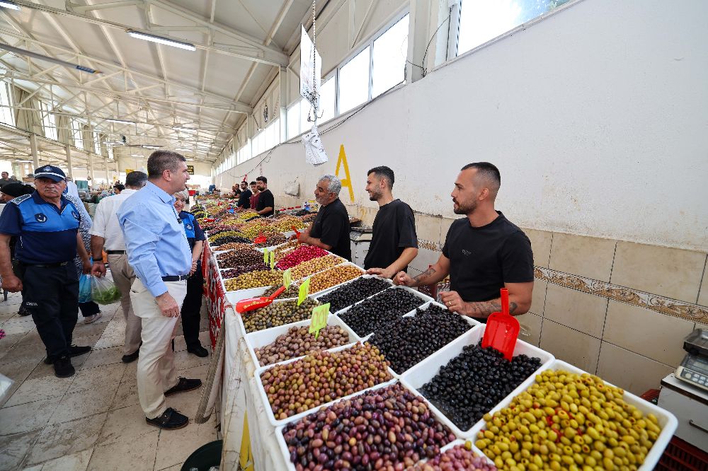 Burdur'da Salı Pazarı boş kaldı! Başkan Ercengiz’den dikkat çeken çağrı