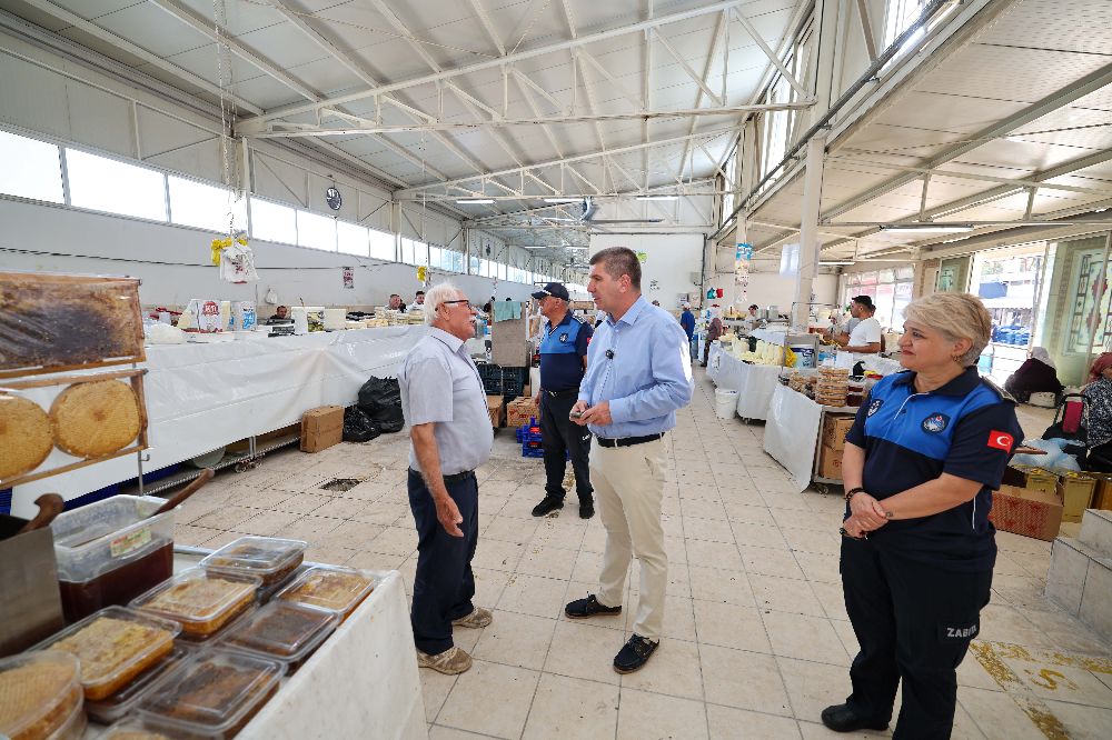 Burdur'da Salı Pazarı boş kaldı! Başkan Ercengiz’den dikkat çeken çağrı