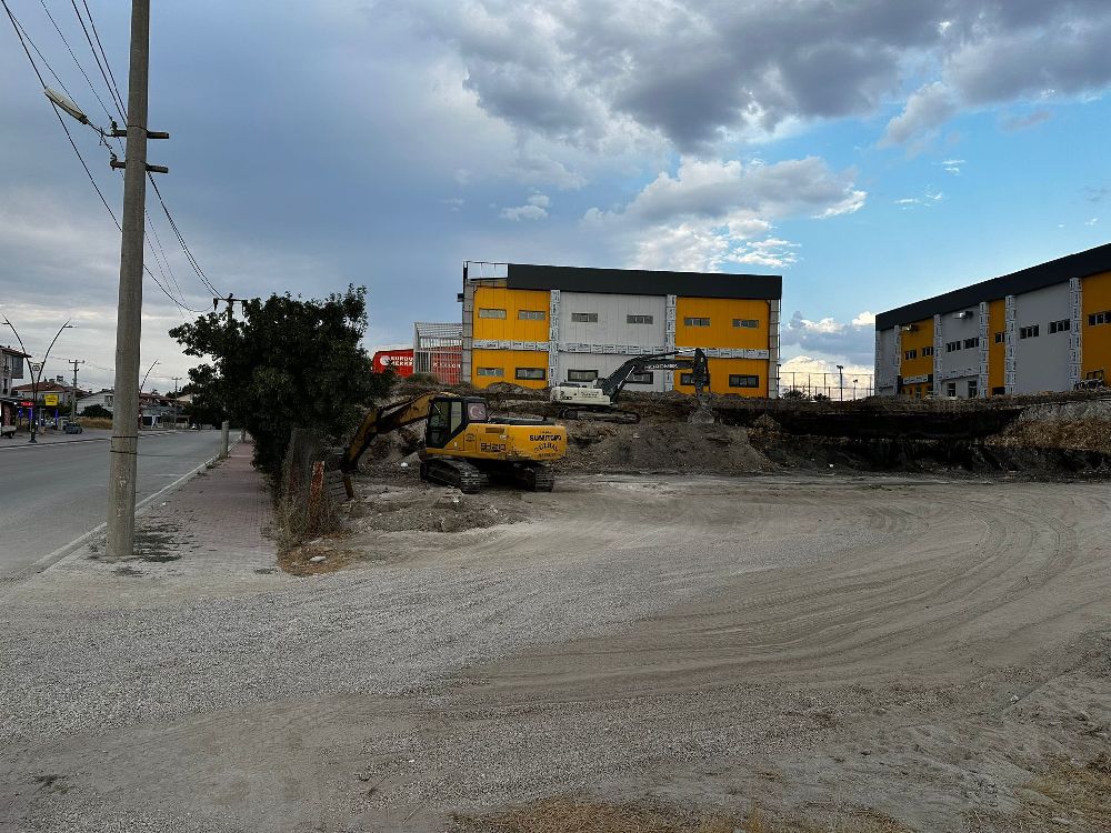 Burdur Tapu Müdürlüğü’nün yeni hizmet binasında ilk kazma vuruldu