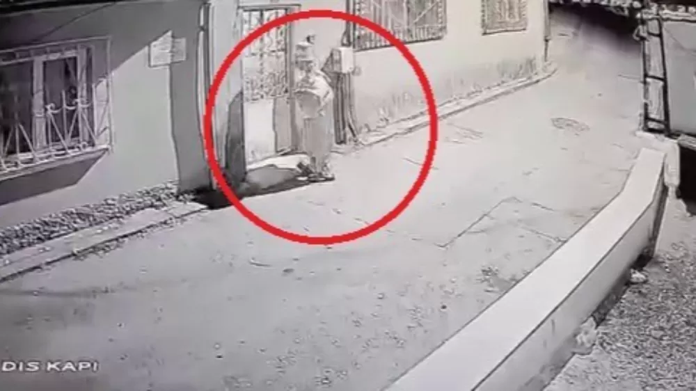 Çocukları bıçakla kovaladı, mahalle korku içinde