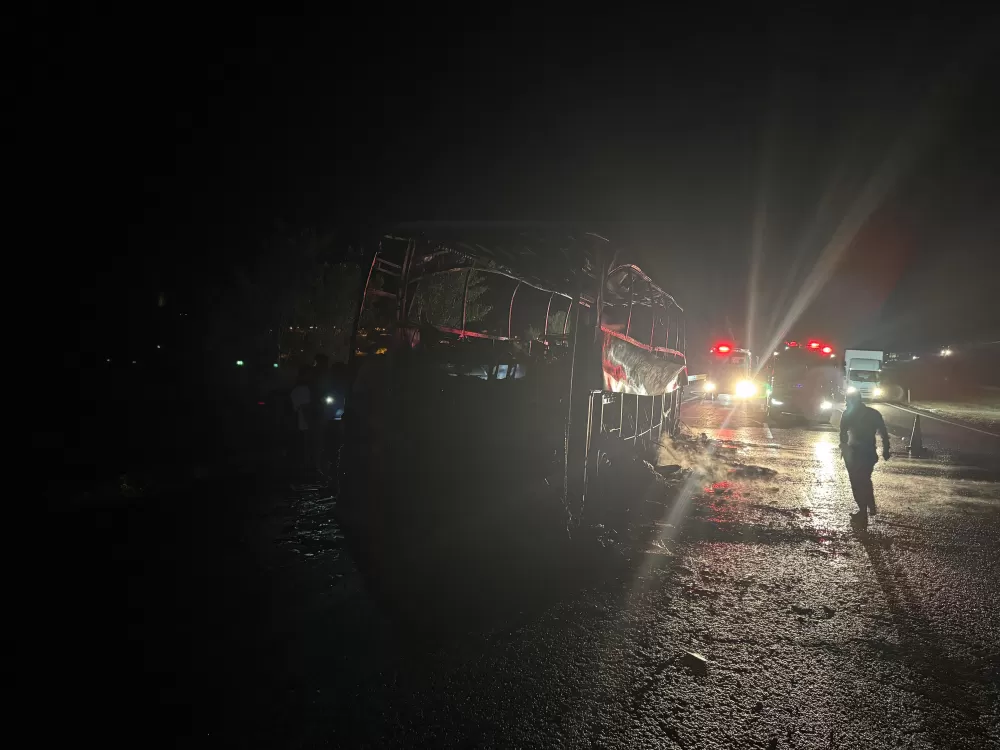 Hatay-İstanbul seferini yapan yolcu otobüsü Ankara’da yanarak kullanılamaz hale geldi 