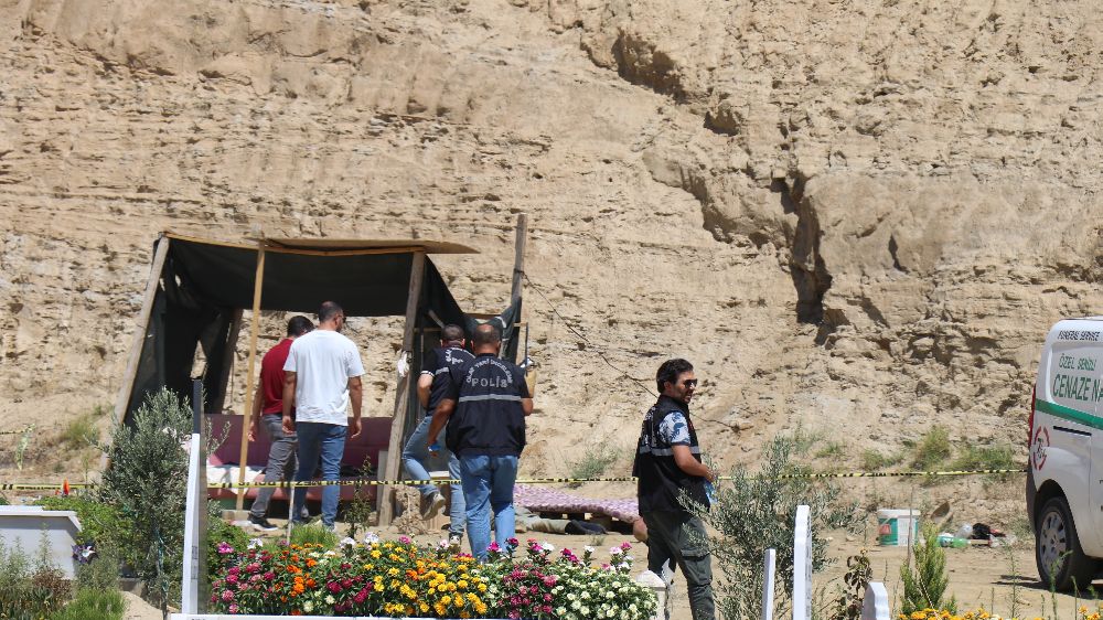 Denizli’de mezarlıkta yaşayan yaşlı adam ölü bulundu