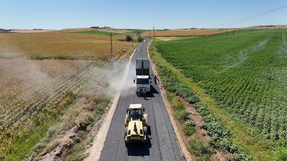 Diyarbakır’ın Çınar ve Bismil ilçesini birbirine bağlayan yol güzelleşiyor