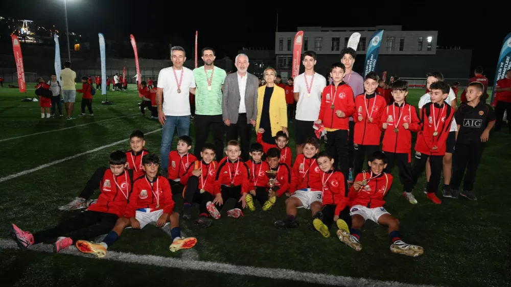 Geleceğin şehri Isparta’da geleceğin yıldızları sahne aldı