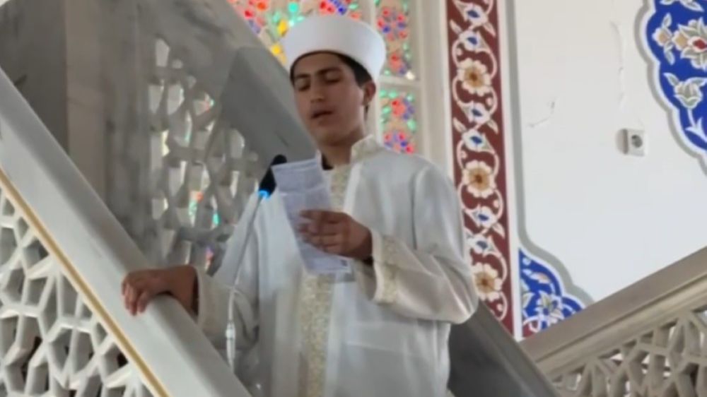 Genç hafızın Ayasofya hayali: İlk Cuma namazını Saray Camisi'nde kıldırdı