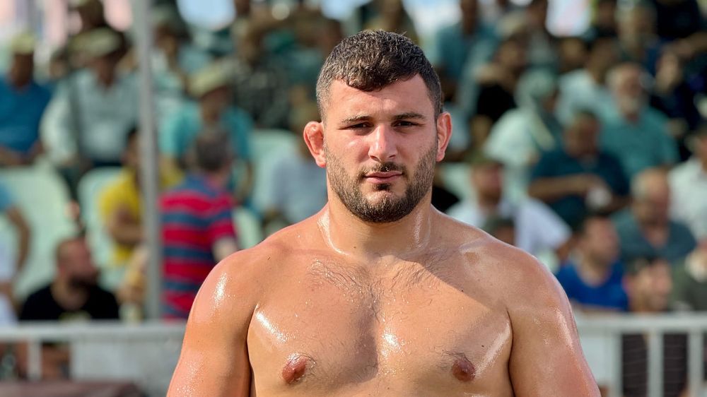 Gölcüklü Pehlivan Abdül Refik Öner, Başpehlivanlığa Yükseldi