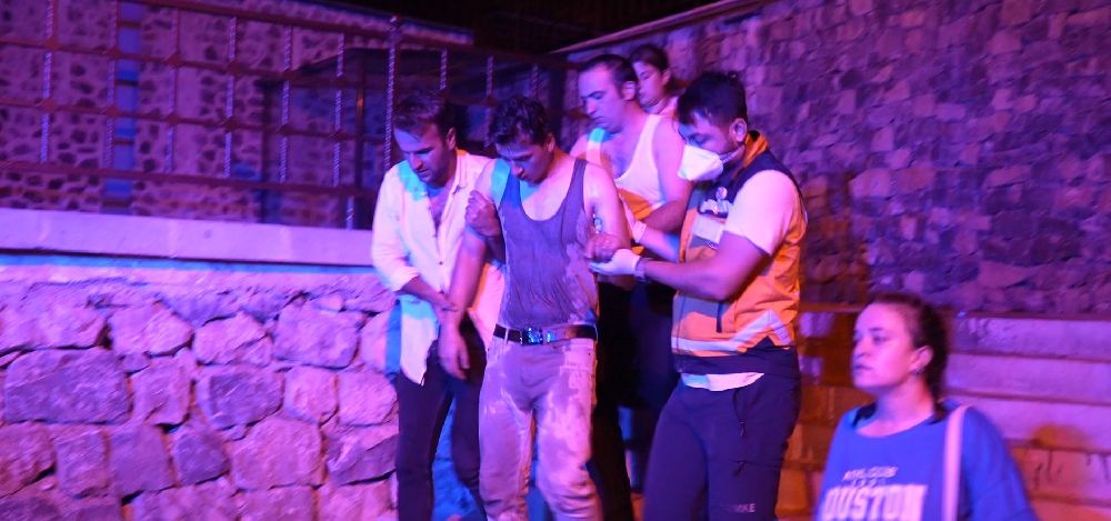 Gümüşhane’de uygulama otelde çıkan yangında 3 personel dumandan etkilendi yangın paniğe neden oldu