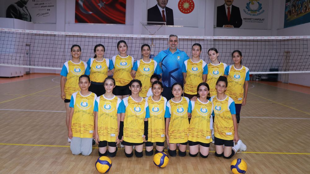 Haliliye Belediyesi voleybol kurslarına gençlerden yoğun ilgi