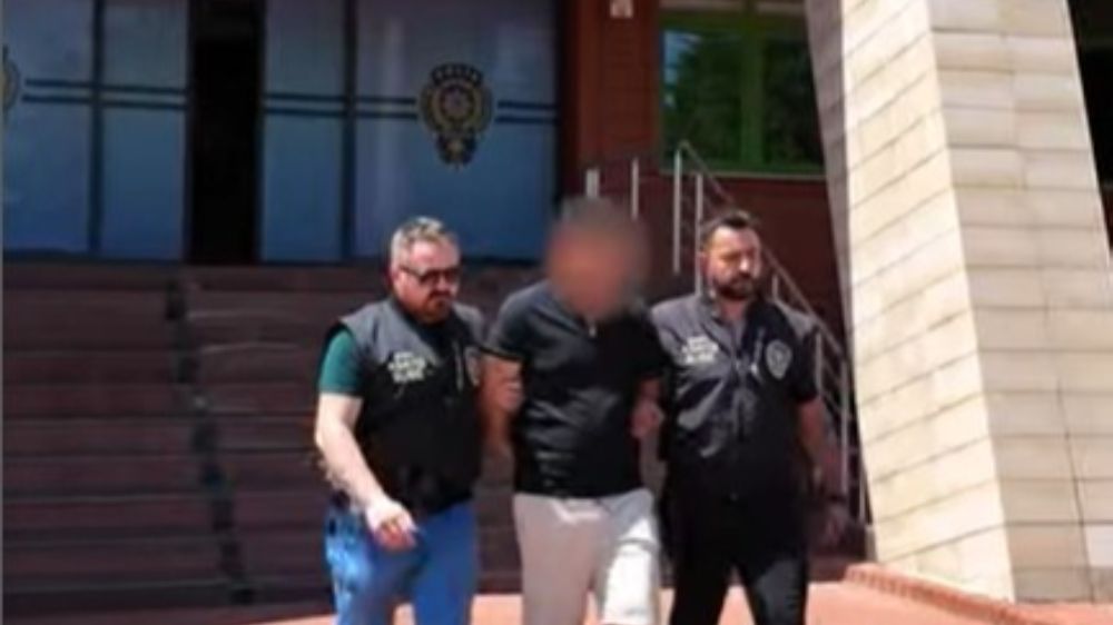 Isparta'da Birlikte yaşadığı 4 çocuk  eski eşini boğarak öldüren şahsın ev sahibi olayın detaylarını anlattı 