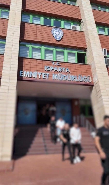 Isparta'da dolandırıcılık operasyonu 6 şüpheli tutuklandı