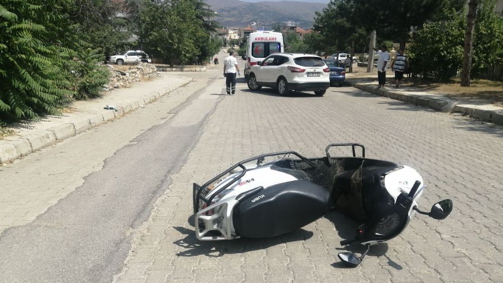Isparta'da motosiklet kazası: 2 yaralı