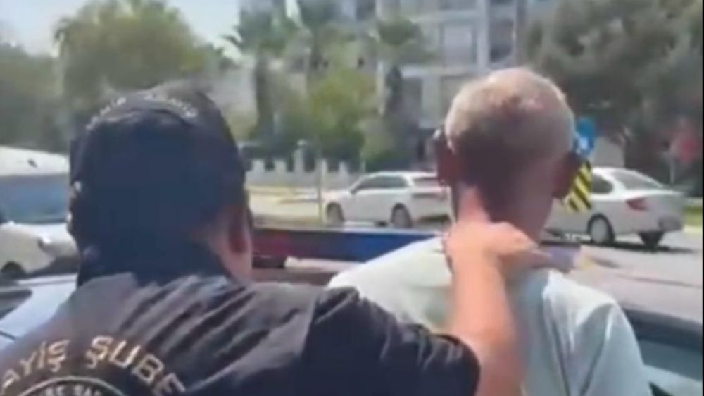  İzmir'de 11 yıl hapisle aranan firari şahıs yakalandı