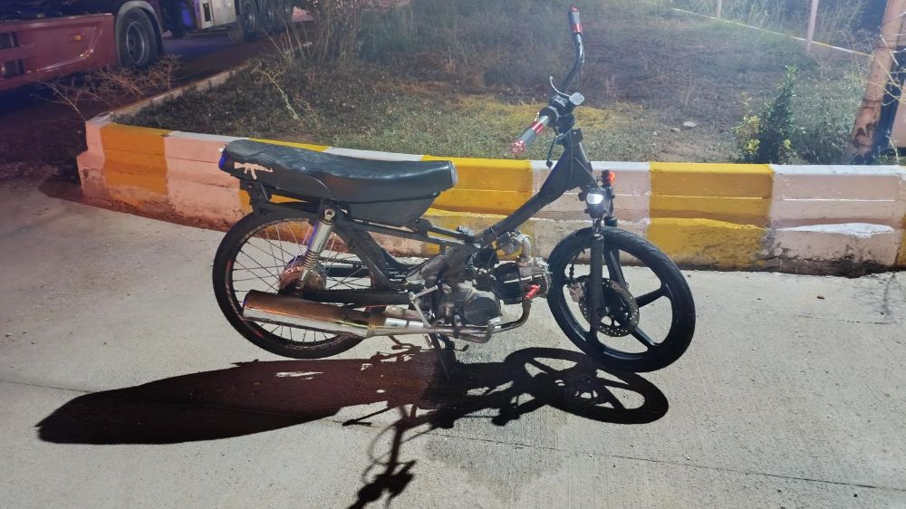 Kamyonetin çarptığı motosiklet sürücüsü yaralandı