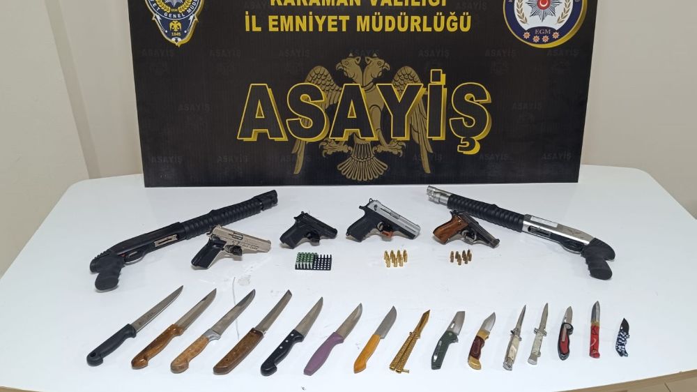 Karaman’da ruhsatsız silahlar ve bıçaklar bulundu