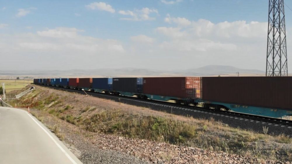 Kars Asya ile Avrupa'yı demiryoluyla birbirine bağlıyor