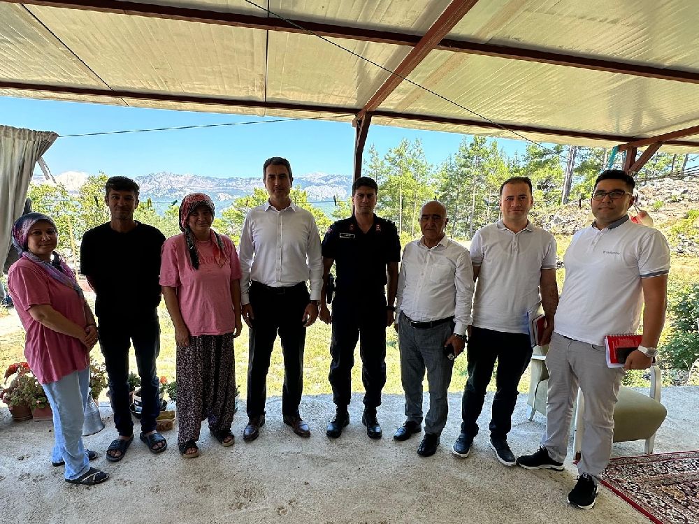 Kaymakam Kuruca evlere konuk oluyor! Karacaören'de aileyi ziyaret etti