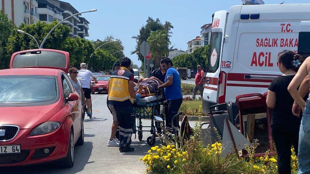 Kazada baba oğul hastanelik oldu